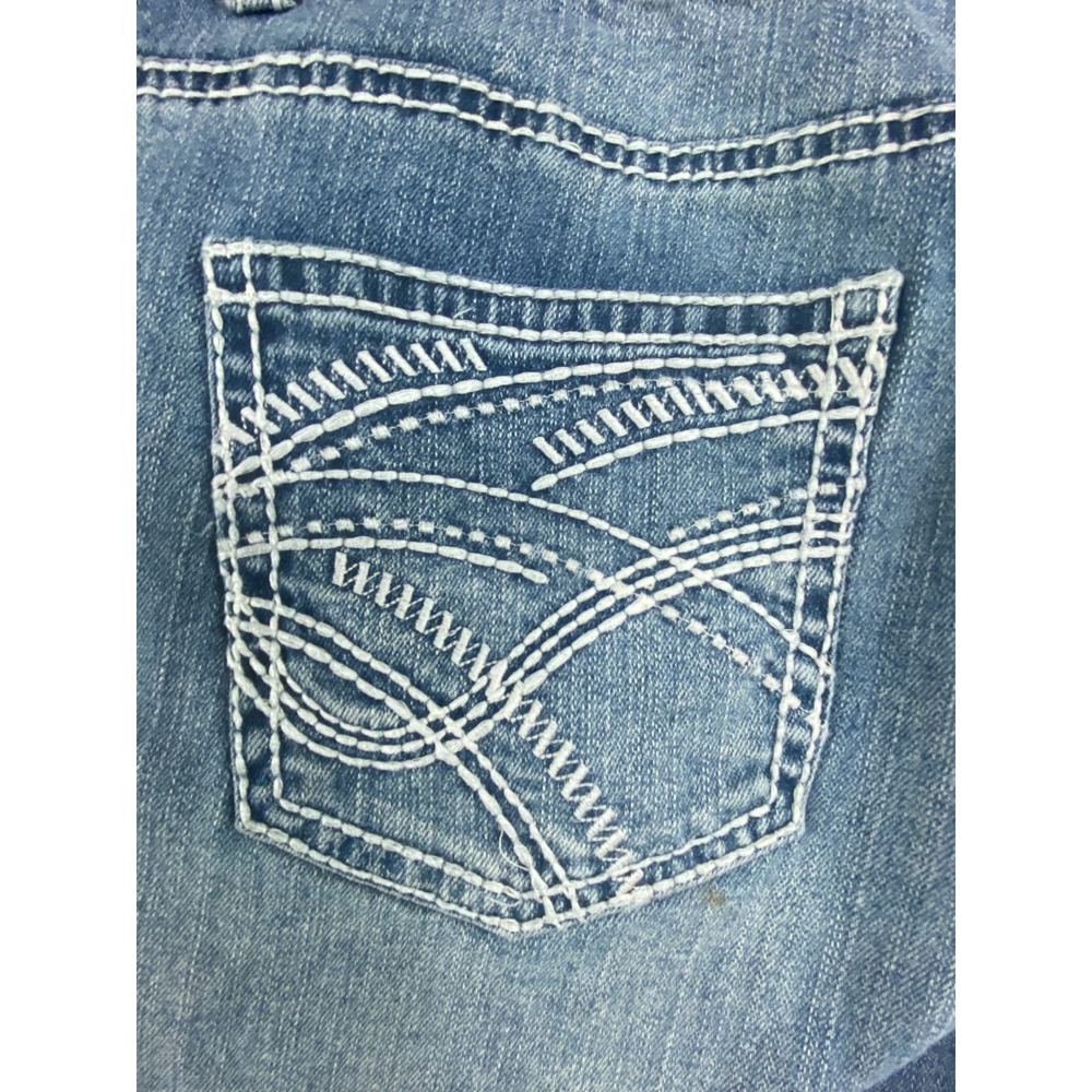 Maurices Womens Denim Shorts Size 13/14 Distressed Contrast‎ Stitch Medium Wash - Picture 9 of 11